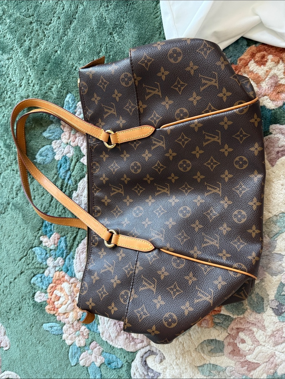 Louis Vuitton Monogram totally MMCanvas Tote with Natural Vachetta Trim